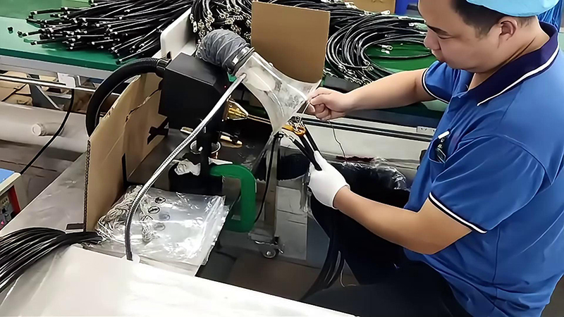 高频焊接机，轻松实现接线端子锡焊，让你的工作更轻松！
