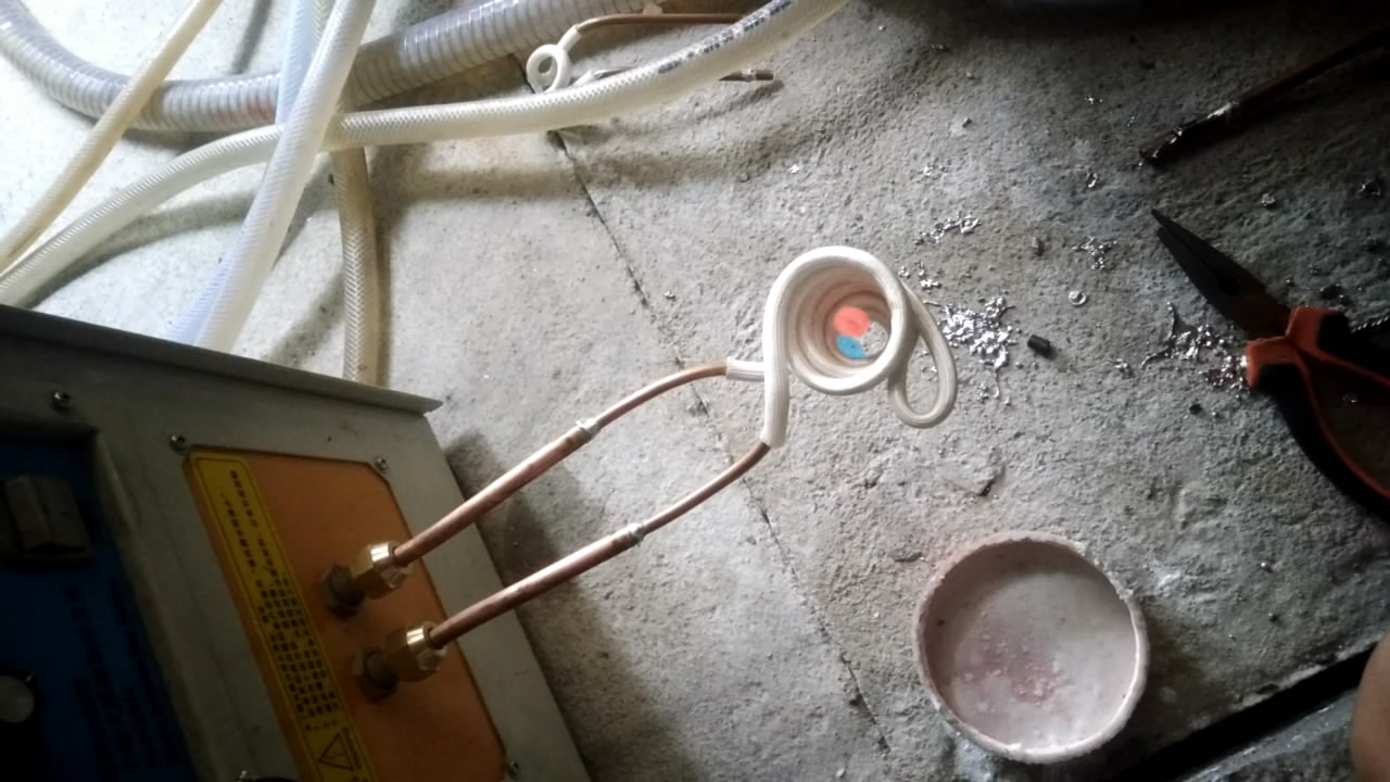 选择高频淬火设备的电流频率时，需要计算吗？