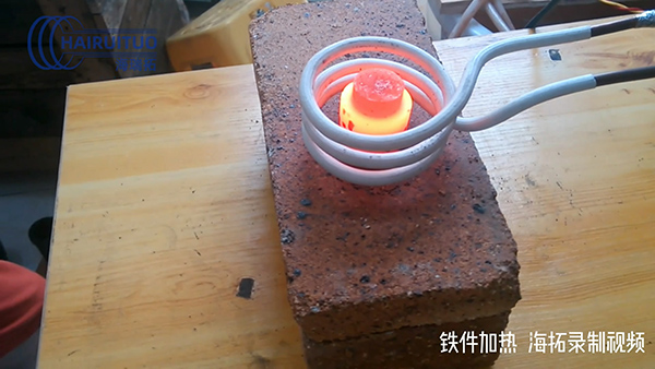 可维护性好的感应加热电源应具有以下特点。